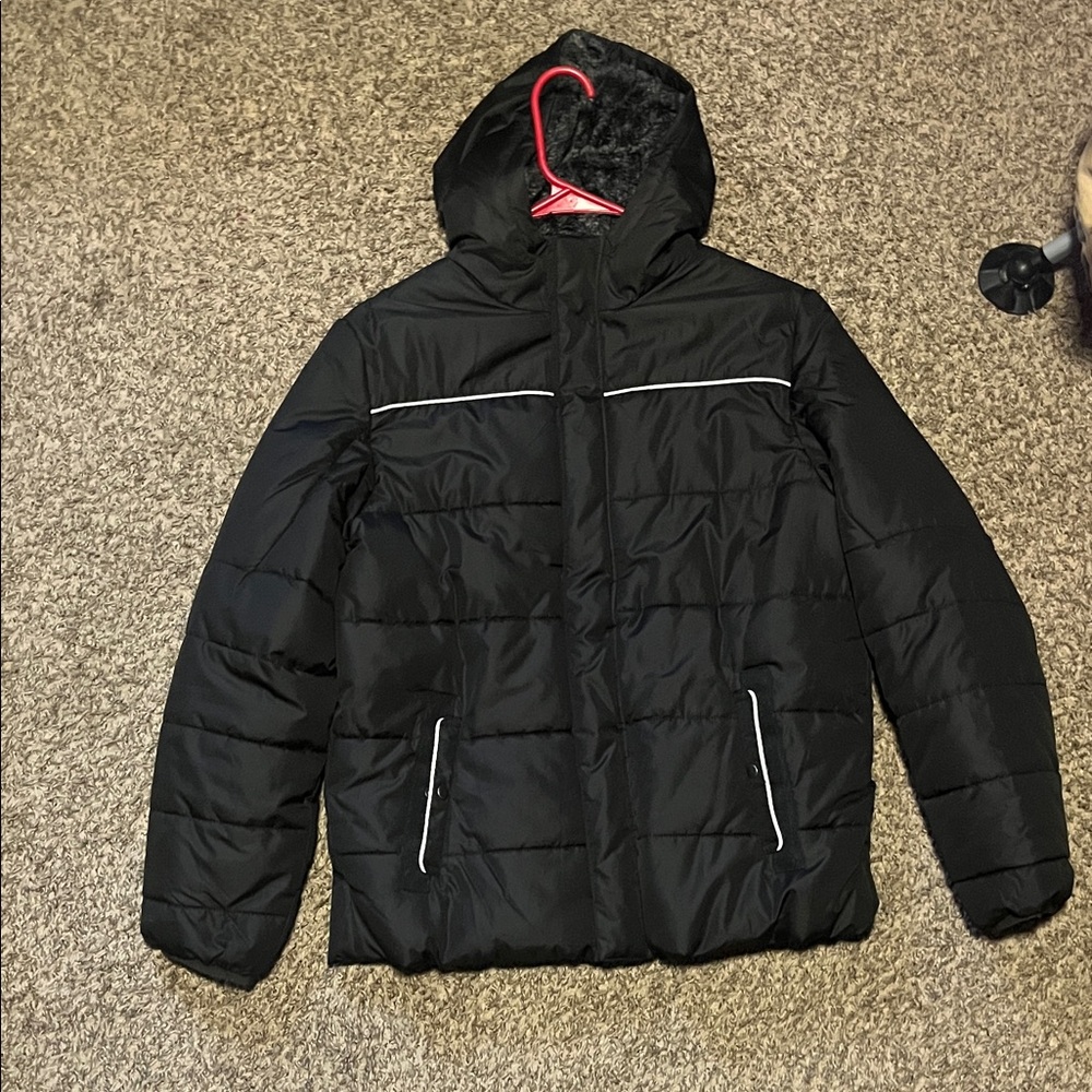 Swiss Tech woman’s Black Puffer Jacket with White Accents